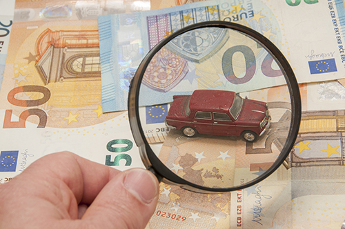Private investigator researching and tracing assets in an inheritance case.